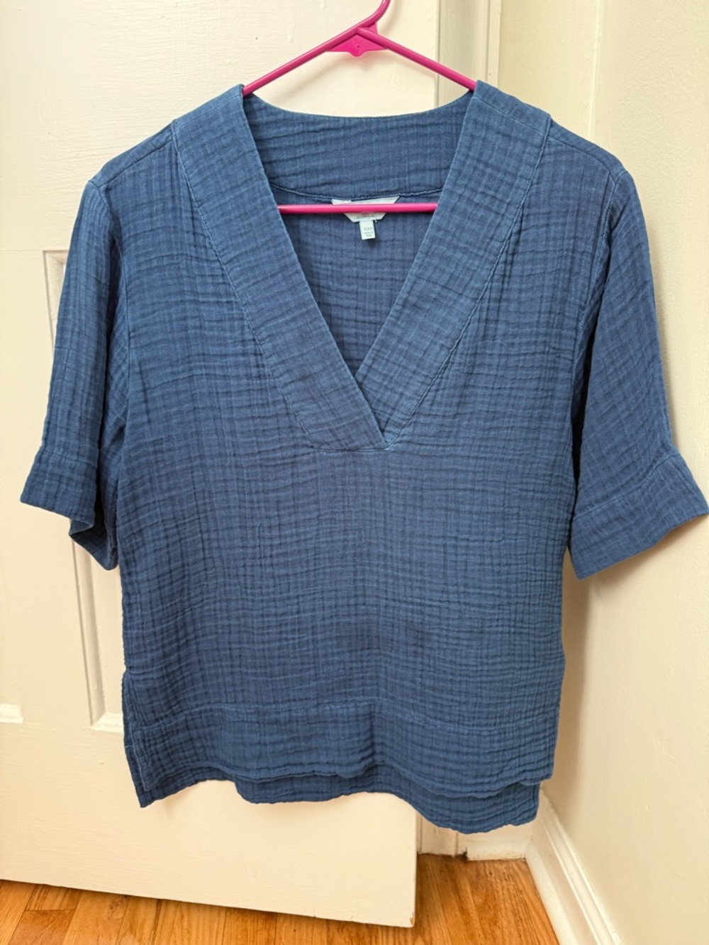 Faherty brand NWOT: Dune Cotton Gauze Popover, Dark Indigo Wash. XXS.